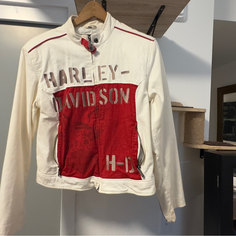 Harley-Davidson Cream Jacket with Iconic Logo